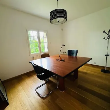 Demeure Familiale Avec Jardin, Quartier Calme * Colomby-Anguerny