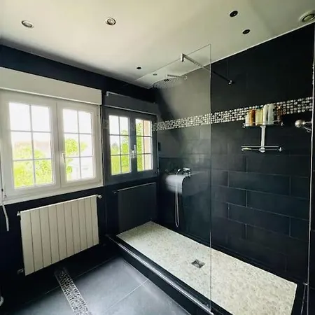 Demeure Familiale Avec Jardin, Quartier Calme *