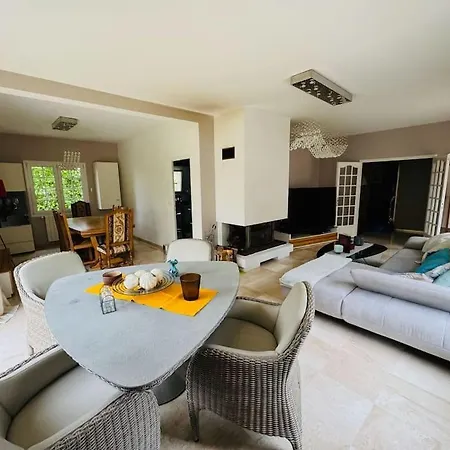 Βίλα Demeure Familiale Avec Jardin, Quartier Calme *