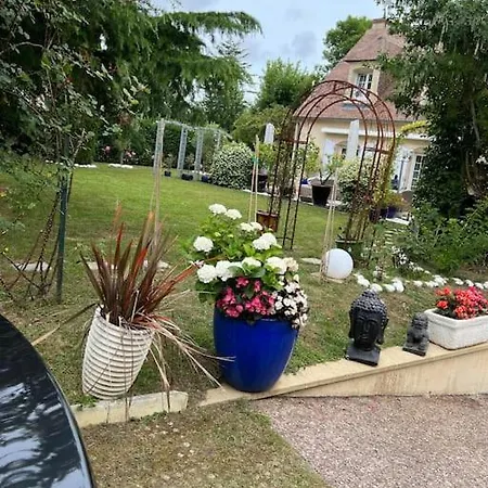 别墅 Demeure Familiale Avec Jardin, Quartier Calme Colomby-Anguerny
