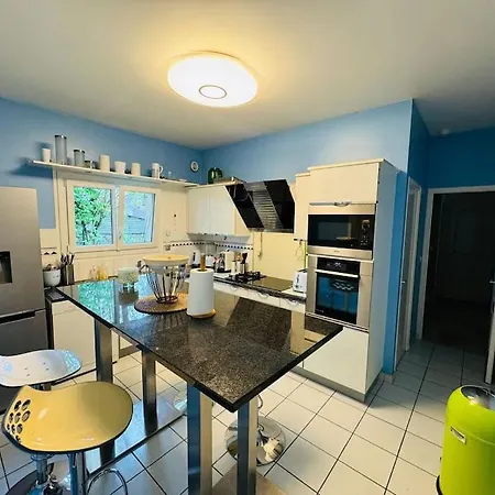 Demeure Familiale Avec Jardin, Quartier Calme * Colomby-Anguerny