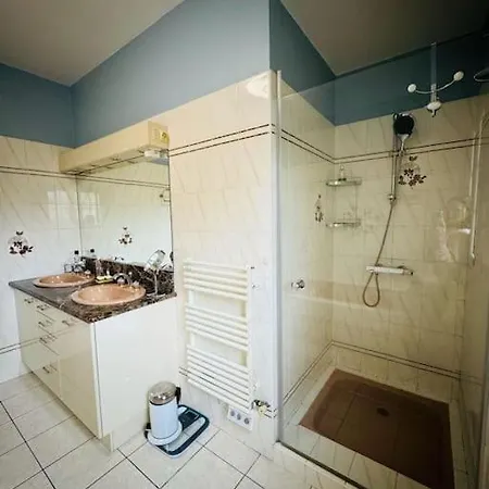 Demeure Familiale Avec Jardin, Quartier Calme Βίλα