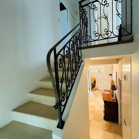 Βίλα Demeure Familiale Avec Jardin, Quartier Calme