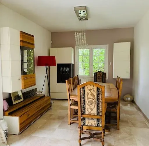 Villa Demeure Familiale Avec Jardin, Quartier Calme Colomby-Anguerny