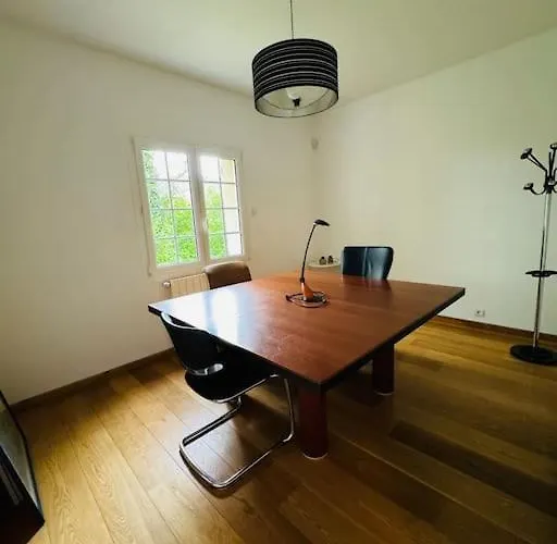 Demeure Familiale Avec Jardin, Quartier Calme * Colomby-Anguerny