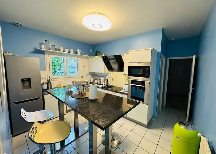 Demeure Familiale Avec Jardin, Quartier Calme * Colomby-Anguerny